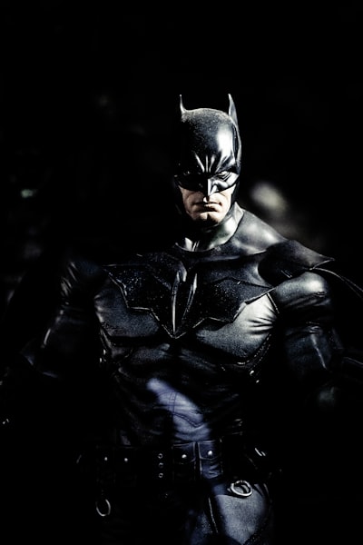 电影《奥本海默》官方海报，原子弹之父的传记故事